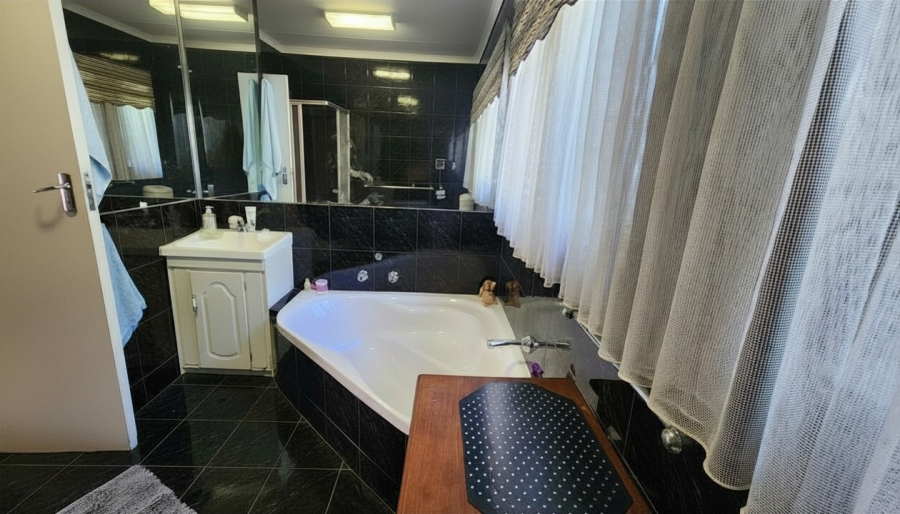 4 Bedroom Property for Sale in Sasolburg Ext 23 Free State
